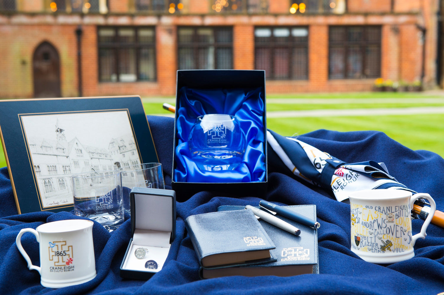 Accessories & merchandise